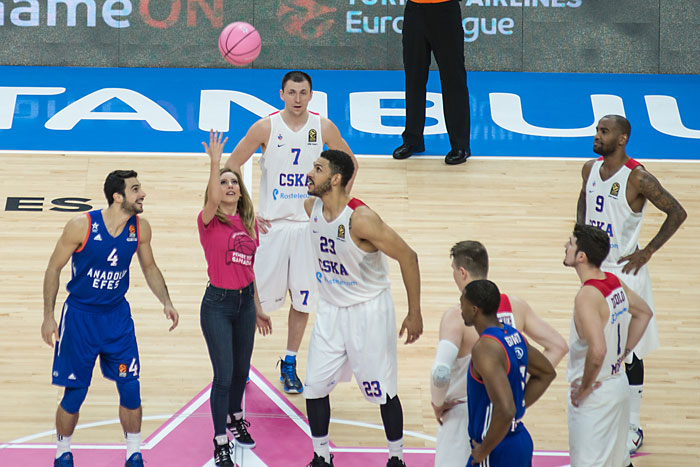 Pembe Top bu kez Sinem Kobal'ın ellerinde yükseldi pembetopsahadasinemkobal