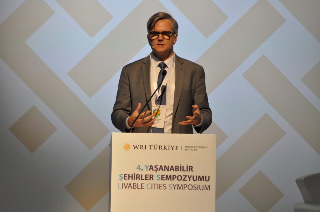 Yaşanabilir Şehirler Sempozyumu geniş bir katılımla gerçekleşti sam_adams