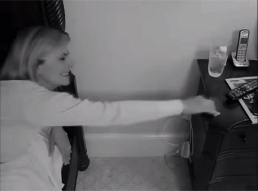 Bize İnsanoğlunun Bir Moron Olduğunu İspat Etmeye Çalışan 25 Garip Amerikan TV Reklamı 015