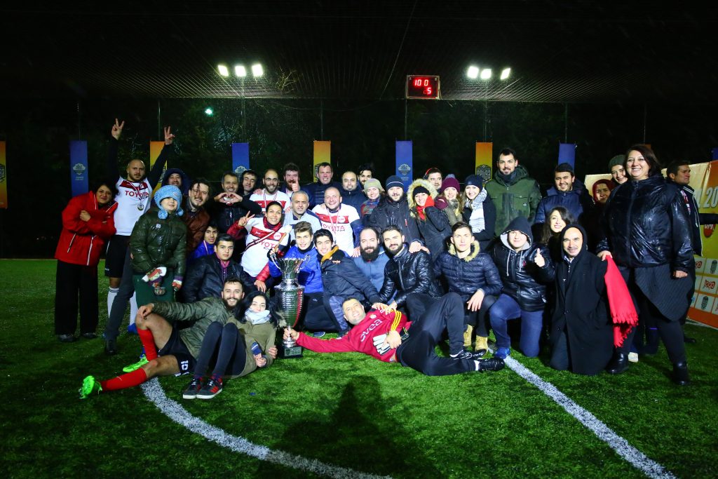 Re-Liga 2016 şampiyonu Universall McCann oldu... sampiyonluk-toplu-resim