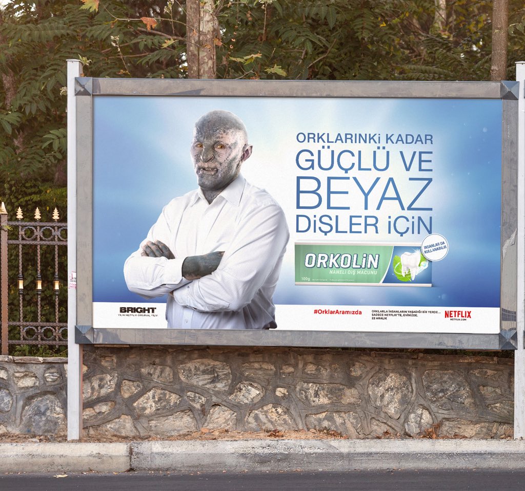 Netflix'in yeni açıkhava kampanyasında Ork'lar şehri istila etti... DRb-ONLWkAAGh4I.jpg large