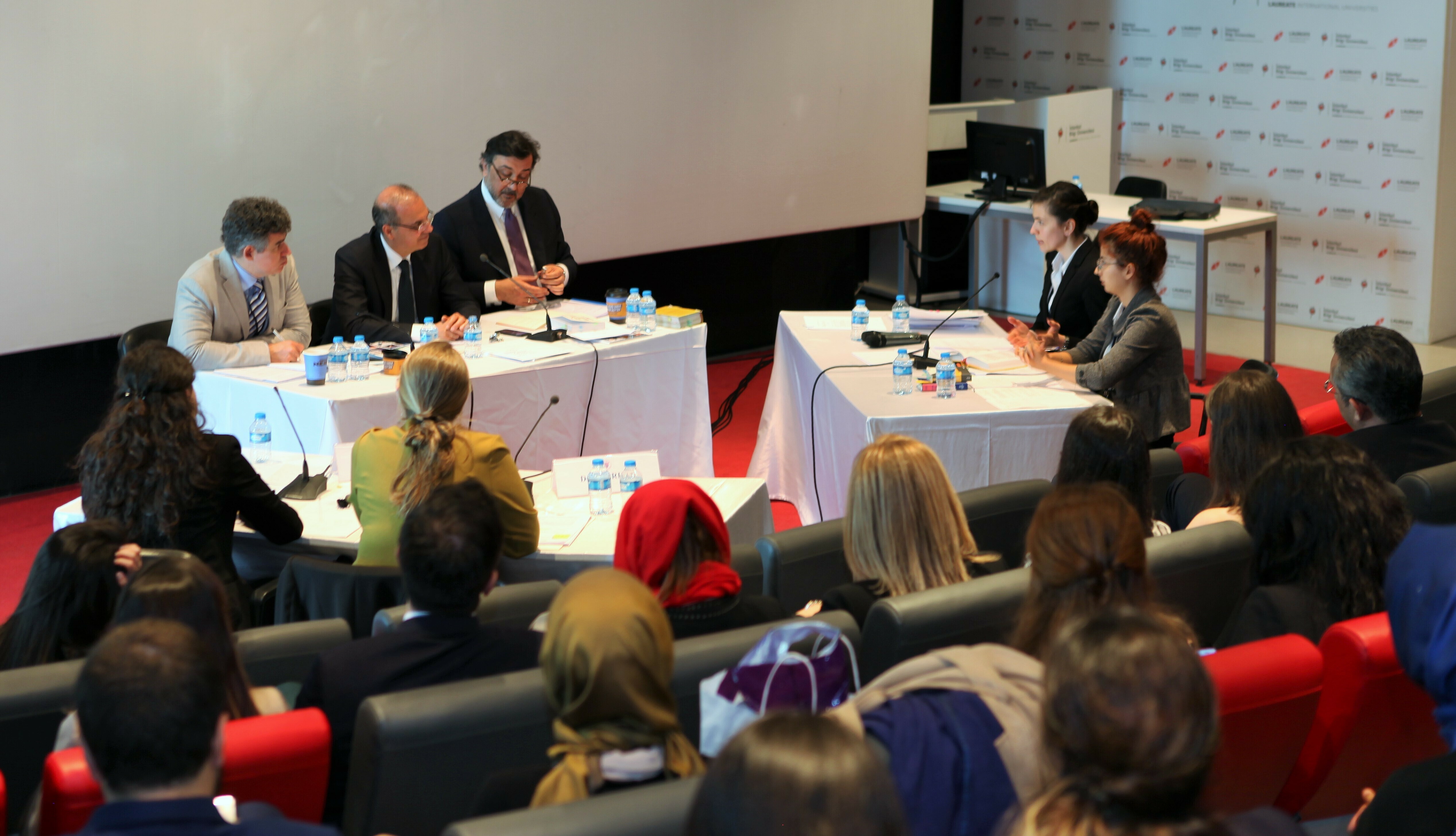 Geleceğin hukukçularından “tahkim” yarışı IMG_3498