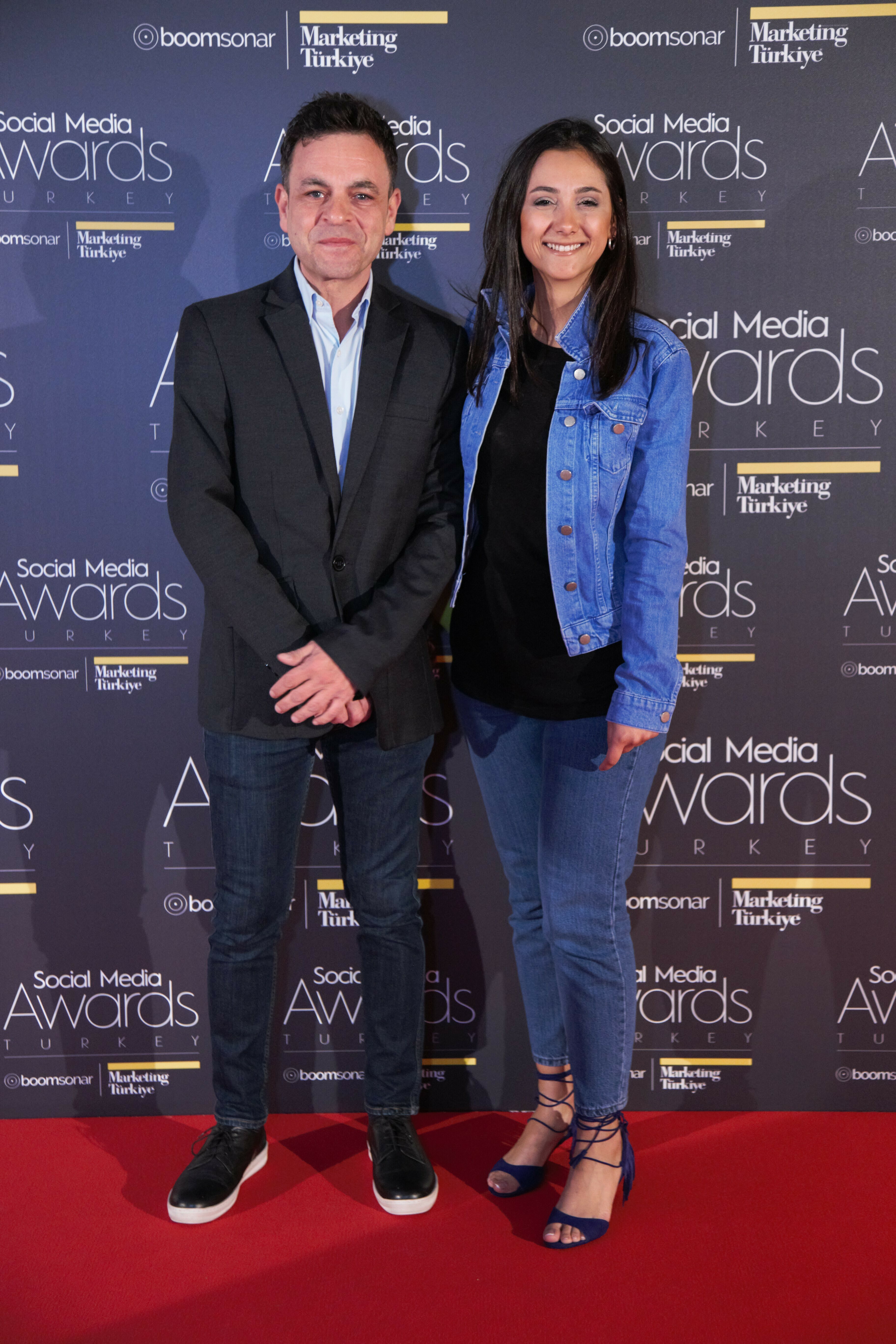 Sektörün önde gelen isimleri Social Media Awards Turkey'de bir araya geldi Metin Cherasi ceren fertan