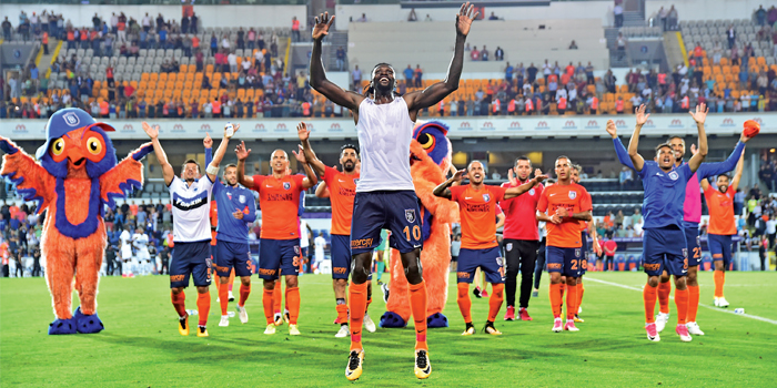 Reklamcılık sektörü için "ölümle yaşam" arasındaki ince çizgi: In-house... Marketing Türkiye Mayıs sayısında! basaksehir