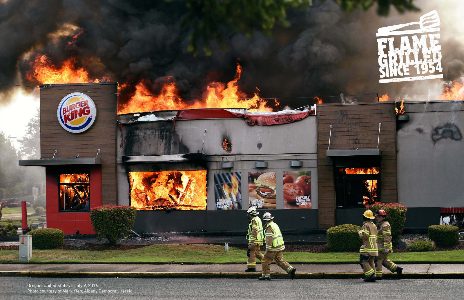 Burger King yeni kampanyasında yine McDonald’s'a sataştı burger_king_burning_store_oregon