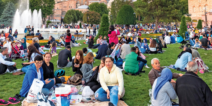 Reklamcılık sektörü için "ölümle yaşam" arasındaki ince çizgi: In-house... Marketing Türkiye Mayıs sayısında! ramazan-dosyasi