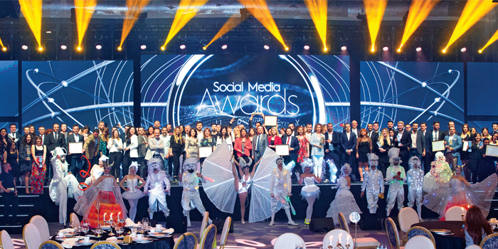 Reklamcılık sektörü için "ölümle yaşam" arasındaki ince çizgi: In-house... Marketing Türkiye Mayıs sayısında! sma-social-media-awards