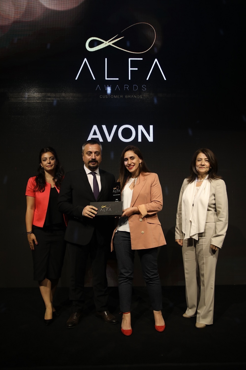 A.L.F.A. Awards Yılın “Customer Brand”lerini seçti avon