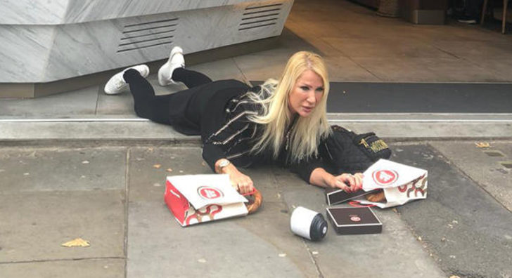 Instagram'ın yeni trendi Seda Sayan'ı yere düşürdü ssayan