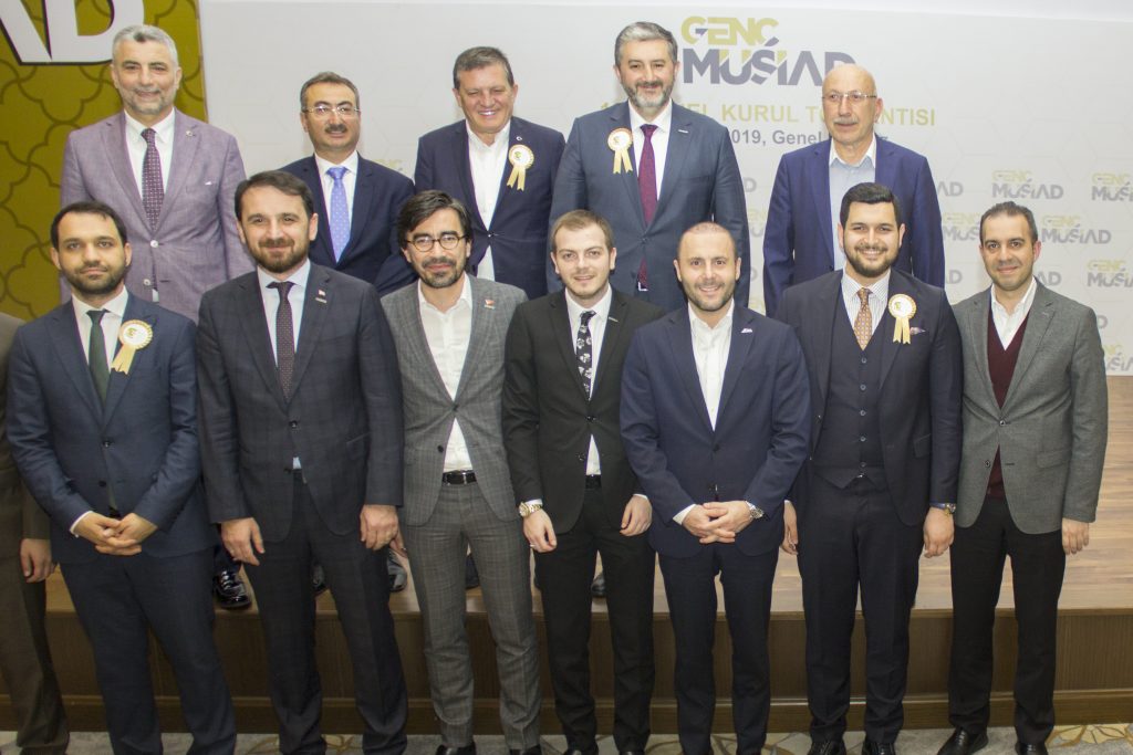 Genç MÜSİAD'ta bayrak değişimi Genç MÜSİAD'ta bayrak değişimi