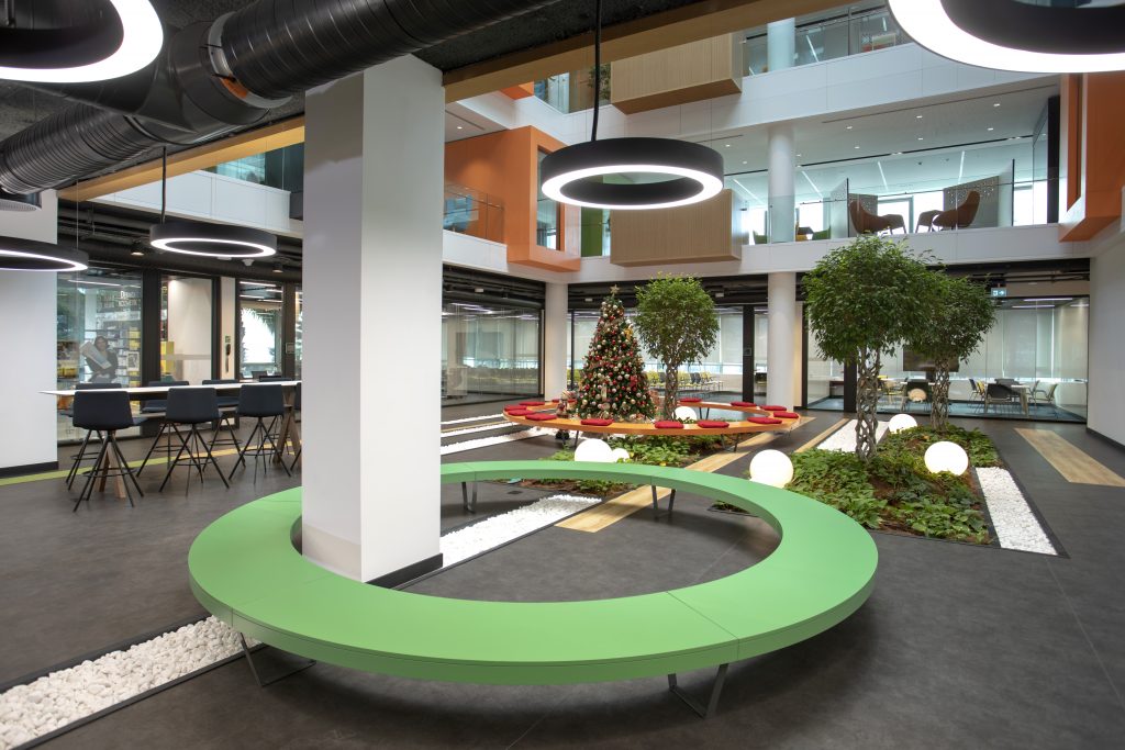 Dikkat! Bu ofiste eşitlik var… Dikkat! Bu ofiste eşitlik var…