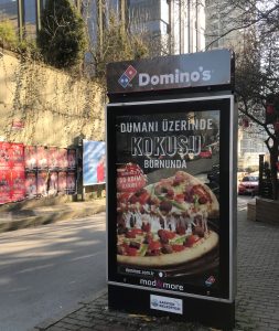 Yürürken burnunuza enfes bir pizza kokusu gelse, ne yapardınız? Yürürken burnunuza enfes bir pizza kokusu gelse, ne yapardınız?