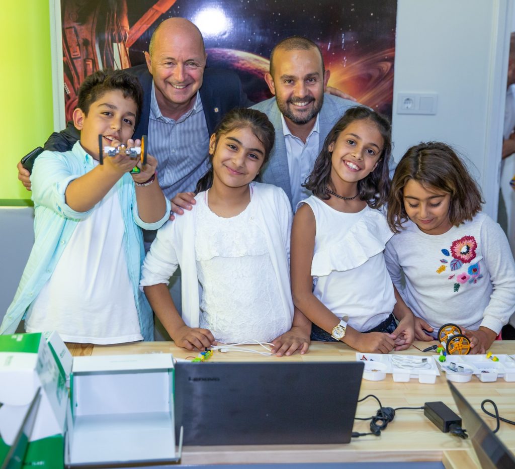 Levono ve TEGV Diyarbakır'da "Öğrenim Birimi"ni açtı Levono ve TEGV Diyarbakır'da "Öğrenim Birimi"ni açtı