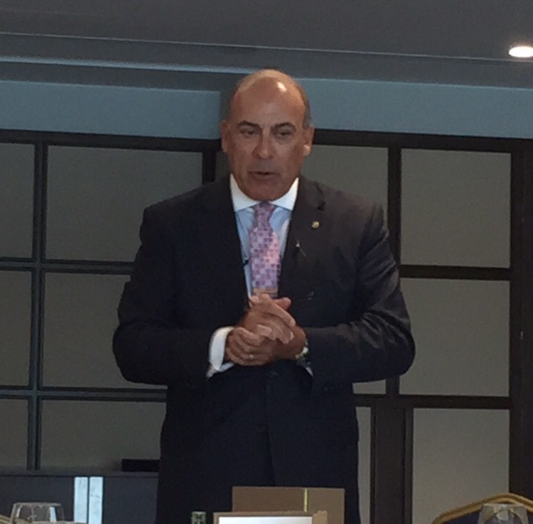 IPRA Başkanı Dr. Zehra GÜNGÖR’den Coca Cola CEO’su Muhtar Kent’e anlamlı ödül IPRA Başkanı Dr. Zehra GÜNGÖR’den Coca Cola CEO’su Muhtar Kent’e anlamlı ödül