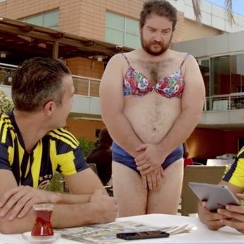 Yandex'in Robin Van Persie'li reklamı olay yarattı... Yandex'in Robin Van Persie'li reklamı olay yarattı...