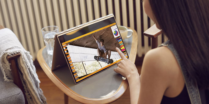 Lenovo Yoga 910'u tanıttı Lenovo Yoga 910'u tanıttı
