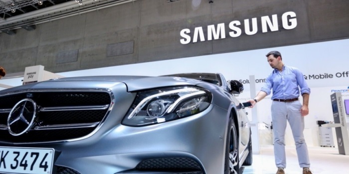 Samsung ve Mercedes-Benz’den geleceğin otomobiline göz kırpan işbirliği Samsung ve Mercedes-Benz’den geleceğin otomobiline göz kırpan işbirliği