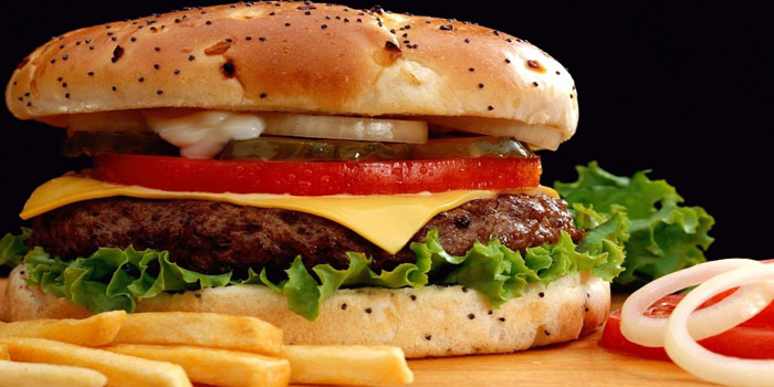 Kadınlar çocuk menüsü, erkekler ıslak hamburger yiyor