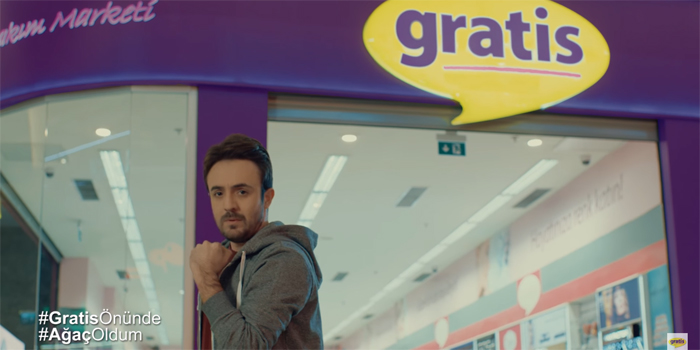 Gratis önünde ağaç olanların şarkısı Gratis önünde ağaç olanların şarkısı