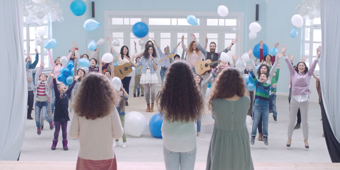 Dove’dan kıvırcık saçlılara mesaj: “#SaçlarınıTaçlandır”