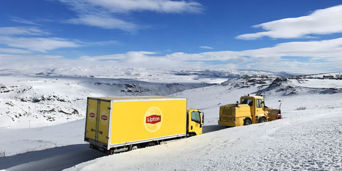 Lipton bu kış karlı köylerde içleri ısıtıyor