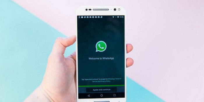 WhatsApp istenilen mesajı listenin başına sabitleme özelliğini test ediyor WhatsApp istenilen mesajı listenin başına sabitleme özelliğini test ediyor