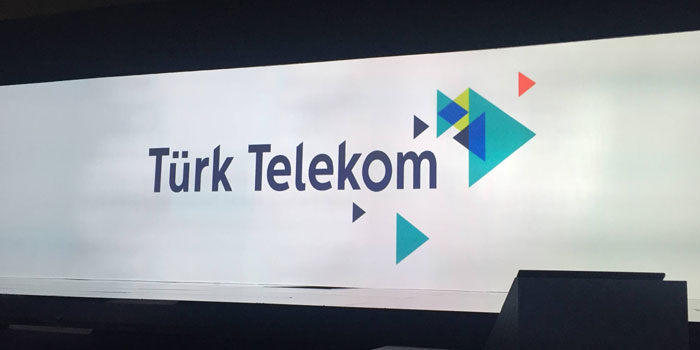 Türk Telekom 3 bankaya resmen devredildi Türk Telekom 3 bankaya resmen devredildi