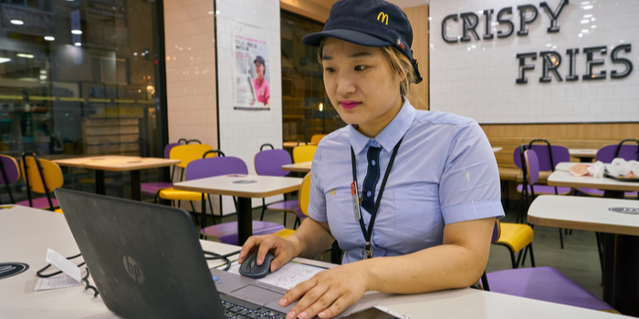 McDonald's acemi sosyal medya içerikçisinin kurbanı oldu McDonald's acemi sosyal medya içerikçisinin kurbanı oldu
