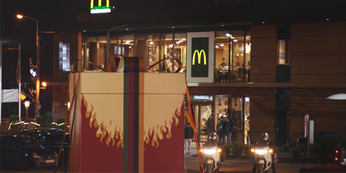 Burger King’den McDonald’s’a sürpriz paket Burger King’den McDonald’s’a sürpriz paket