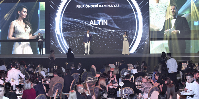 Sektörün önde gelen isimleri Social Media Awards Turkey'de bir araya geldi Sektörün önde gelen isimleri Social Media Awards Turkey'de bir araya geldi