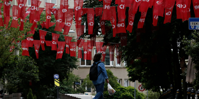 CHP yeni kimliğini arıyor! CHP yeni kimliğini arıyor!