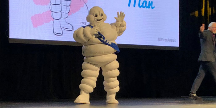 Michelin’in “Lastik Adamı” Milenyumun İkonu seçildi Michelin’in “Lastik Adamı” Milenyumun İkonu seçildi