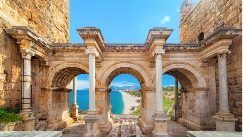 Kültür istihdamında kadın ve erkek oranları eşit Kültür istihdamında kadın ve erkek oranları eşit