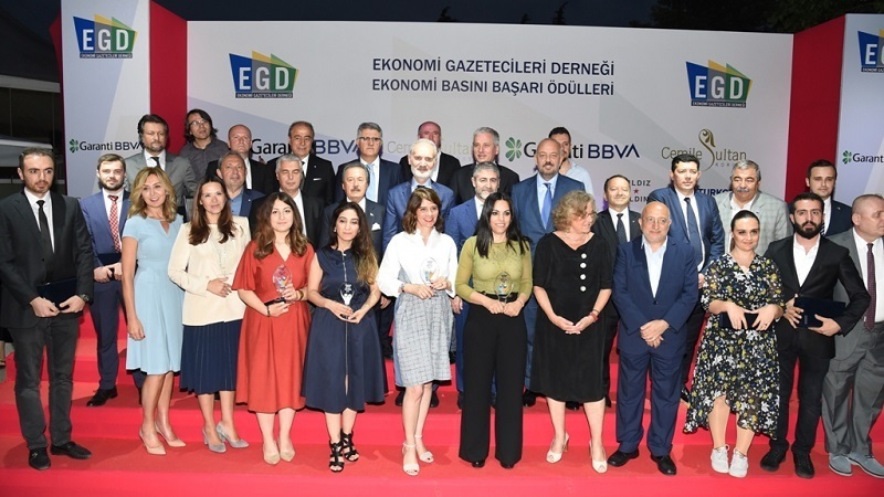 Ekonomi basınının en iyileri ödüllerine kavuştu Ekonomi basınının en iyileri ödüllerine kavuştu