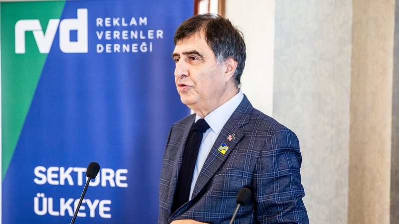 “Reklamlarda eşitlikçi uygulamalar ivme kazanıyor, kadınların görünürlüğü artıyor” “Reklamlarda eşitlikçi uygulamalar ivme kazanıyor, kadınların görünürlüğü artıyor”