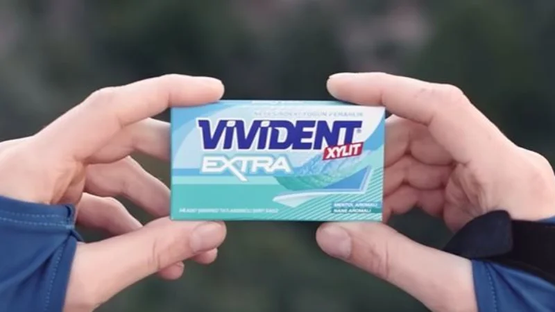 Vivident "gülümse ve yine dene" diyor