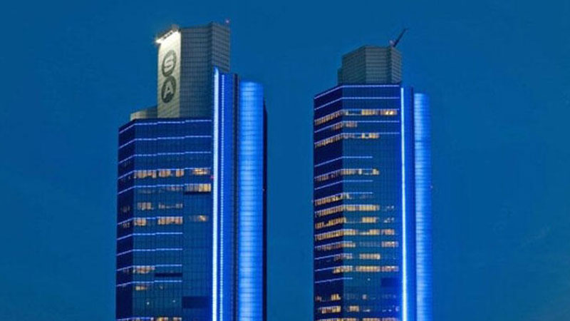Sabancı Holding'den Sağlık Bakanlığı'na 10 tonluk dezenfektan bağışı Sabancı Holding'den Sağlık Bakanlığı'na 10 tonluk dezenfektan bağışı