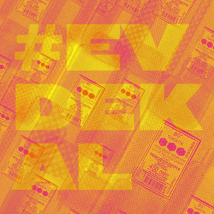 Kadıköy'deki heykeller Serdesin'le dile geldi: "#EvdeKal"