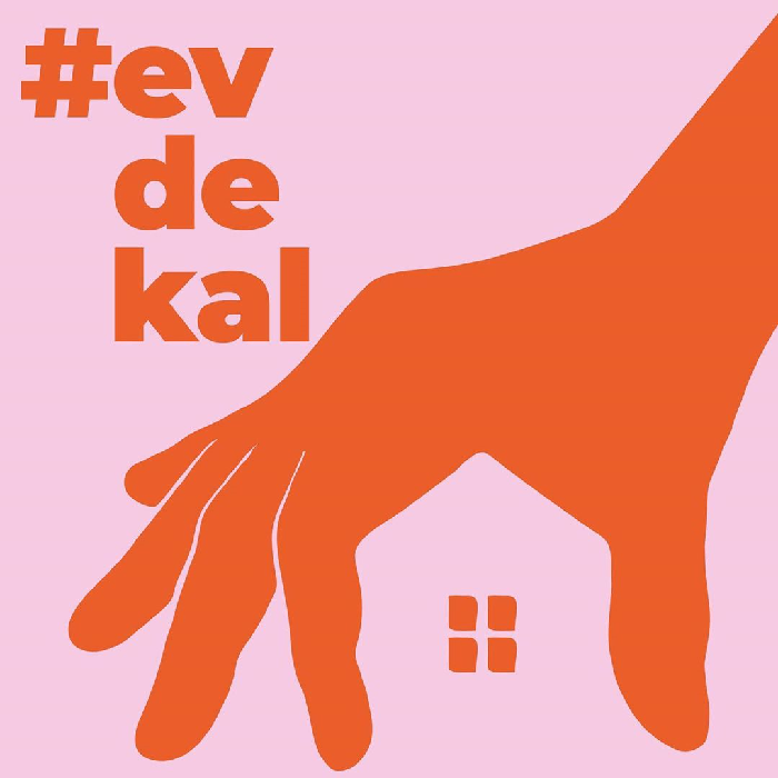 Kadıköy'deki heykeller Serdesin'le dile geldi: "#EvdeKal"