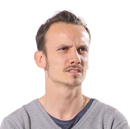 Kahraman gazeteci süper influencer’a karşı! Kahraman gazeteci süper influencer’a karşı!