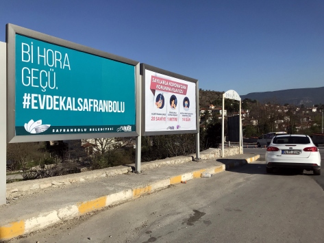 Belediyelerden koronavirüs uyarıları: "Evden bi'yere ırganman", "Eccük daha sabır"