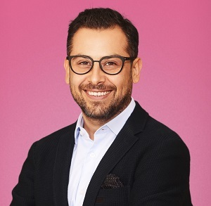 İnsan odaklı, samimi markalar in, sosyal medyadan haber takibi out İnsan odaklı, samimi markalar in, sosyal medyadan haber takibi out