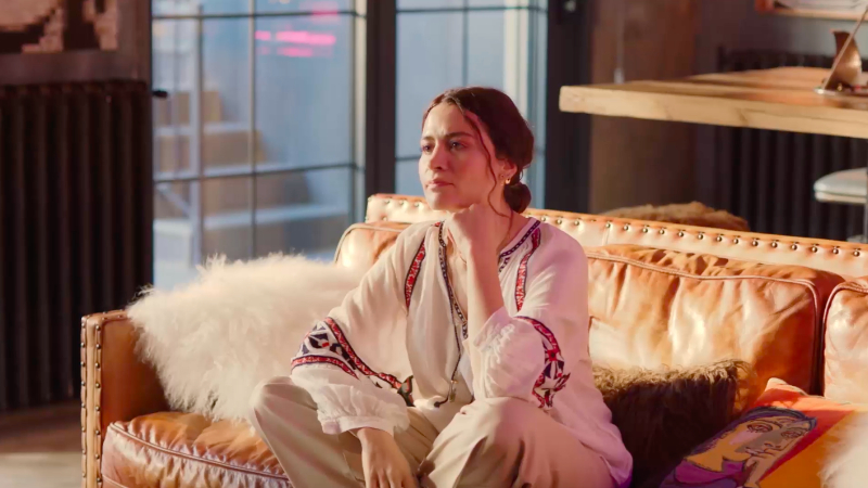 Yapı Kredi tüketim çılgınlığına karşı "sadeleş" diyor! Yapı Kredi tüketim çılgınlığına karşı "sadeleş" diyor!