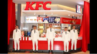 KFC İstinyePark restoranı lezzet korosu eşliğinde açıldı!