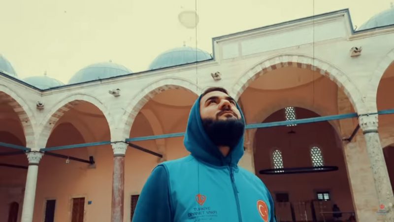 Türkiye Diyanet Vakfı'ndan Ramazan reklamlarına farklı bir yorum Türkiye Diyanet Vakfı'ndan Ramazan reklamlarına farklı bir yorum