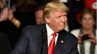 Trump'ın sosyal medya platformları ile kavgası büyüyor!