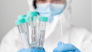 Yeni bir aşı tartışması başladı: Zorunlu PCR testini şirket mi çalışan mı ödemeli?