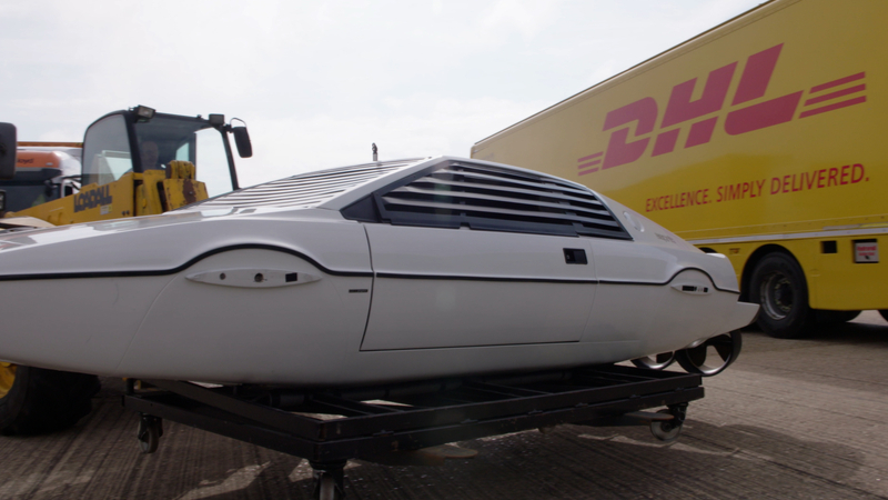 DHL kuryeleri James Bond kadrosuna dahil oldu James Bond DHL reklam filmi