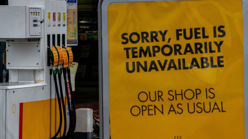 İngiltere'de yakıt krizi körükleniyor – Son 24 saatin gündemi İngiltere'de yakıt krizi körükleniyor – Son 24 saatin gündemi