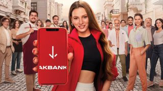 Serenay Sarıkaya Akbank'ın yeni yüzü oldu